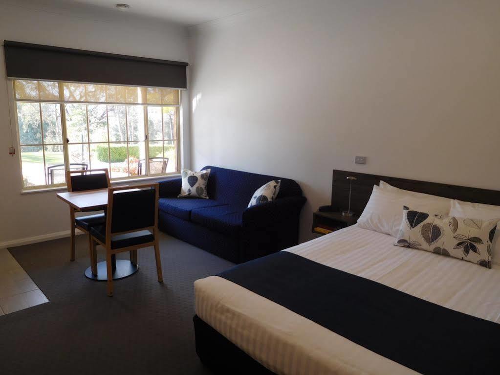 Commercial Golf Resort Albury Extérieur photo